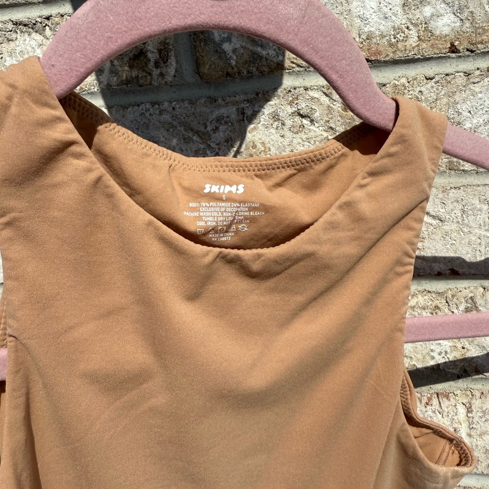 SKIMS fits everybody high neck bodysuit in Sienna ,sz small - Picture 8 of 8